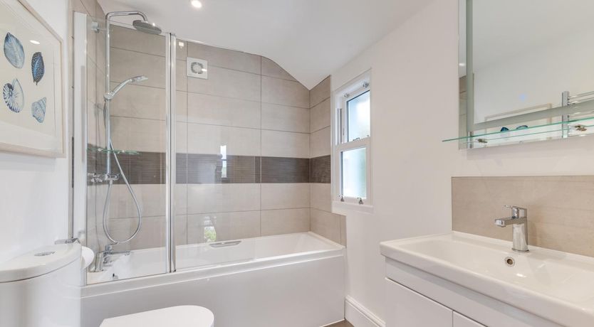 Photo of 2 Bed in Dartmouth