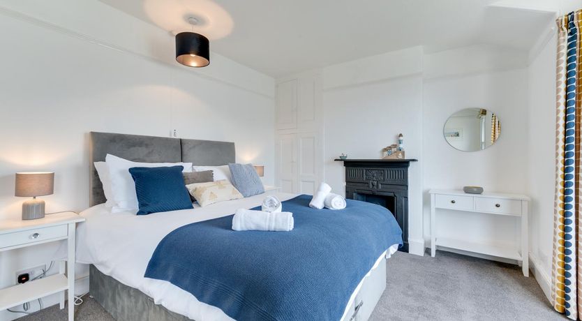 Photo of 2 Bed in Dartmouth