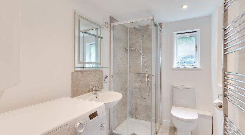 Photo of 2 Bed in Dartmouth