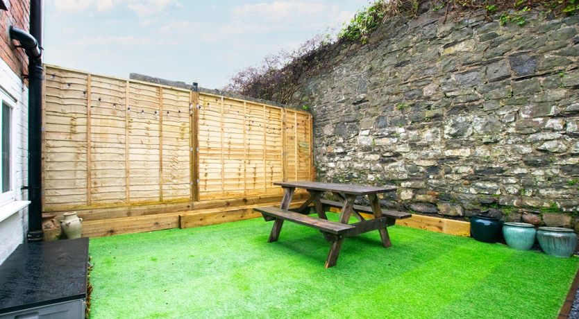 Photo of 2 Bed in Mumbles