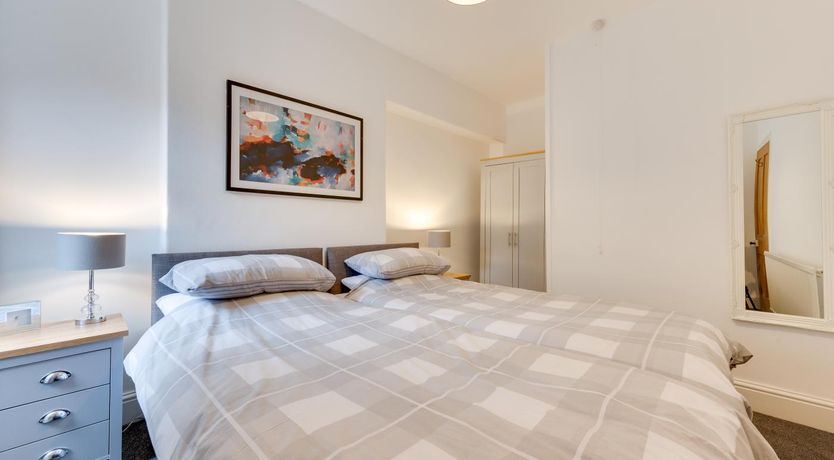 Photo of 2 Bed in Mumbles