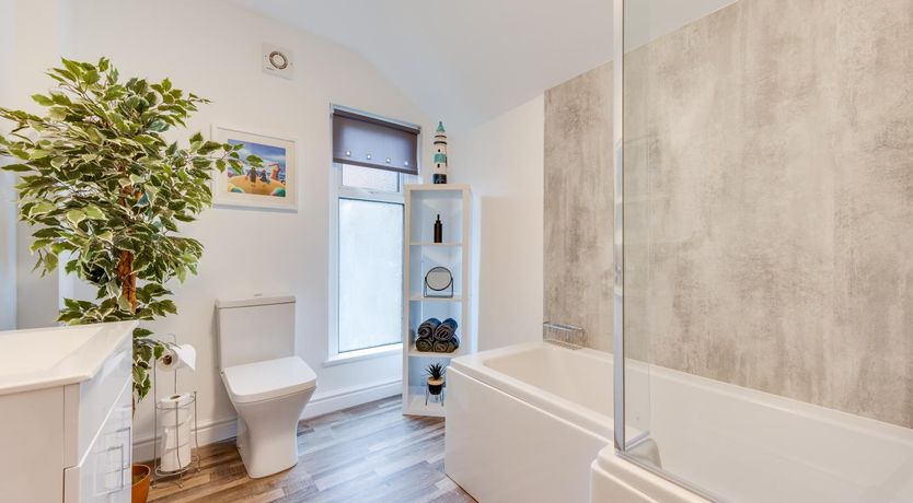 Photo of 2 Bed in Mumbles