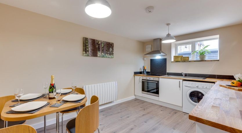 Photo of 6 Bed in Great Waldingfield