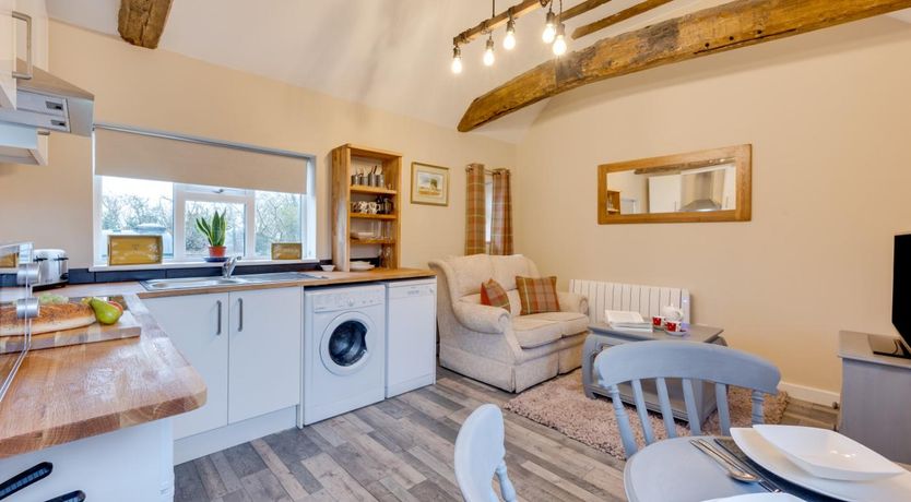 Photo of 6 Bed in Great Waldingfield