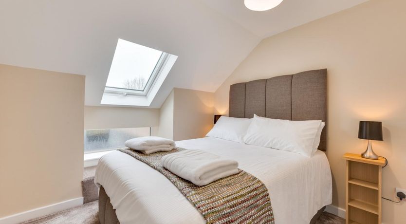 Photo of 6 Bed in Great Waldingfield