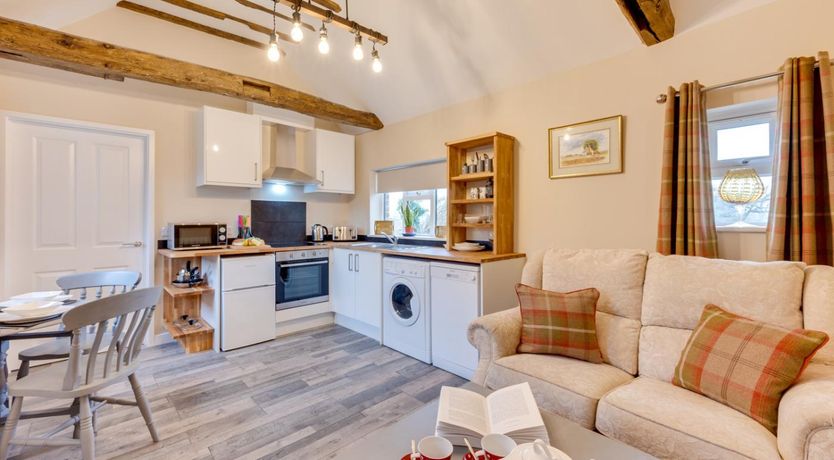 Photo of 6 Bed in Great Waldingfield