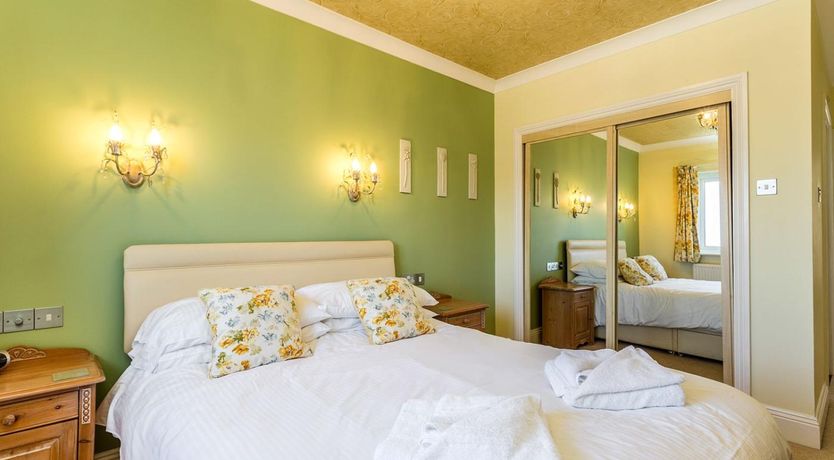 Photo of 3 Bed in Brixham