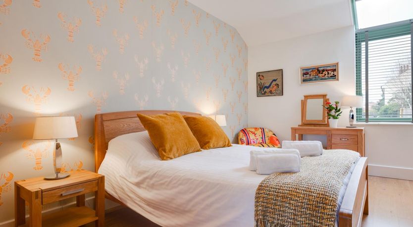 Photo of 2 Bed in Holt