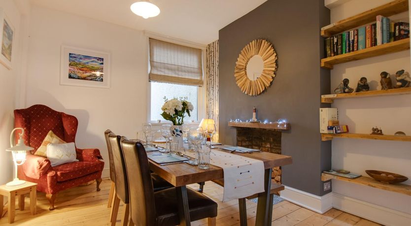 Photo of 3 Bed in Mumbles