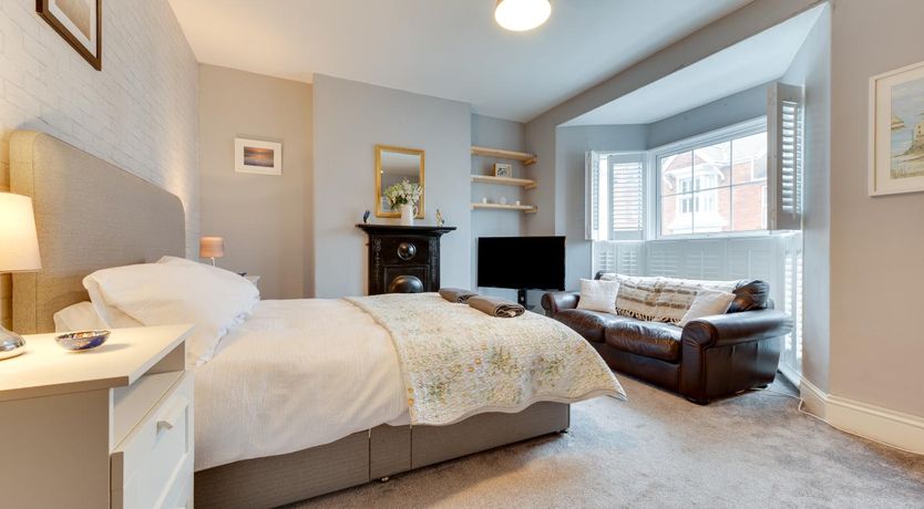 Photo of 3 Bed in Mumbles