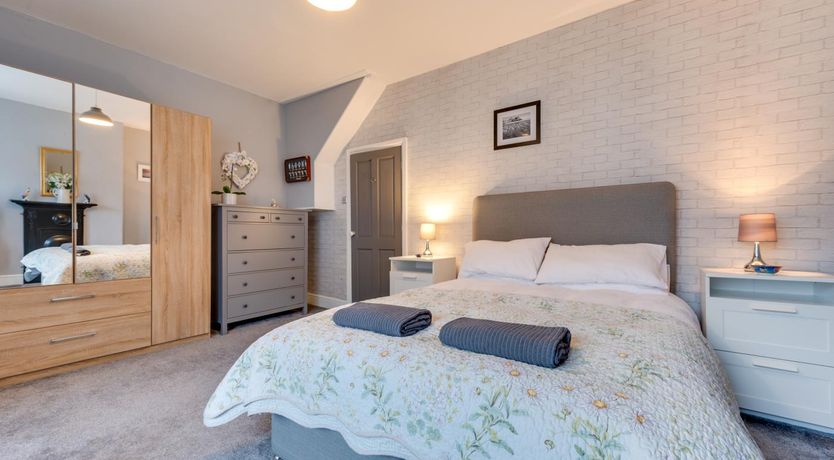Photo of 3 Bed in Mumbles