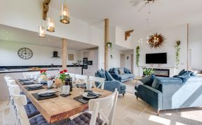 Photo of 5 Bed in Briston