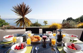 2 Bed in Brixham Holiday Home