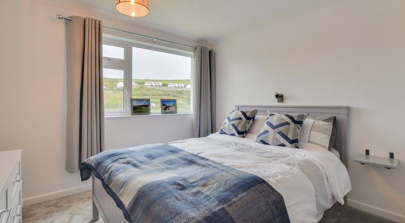 Photo of 2 Bed in Mawgan Porth