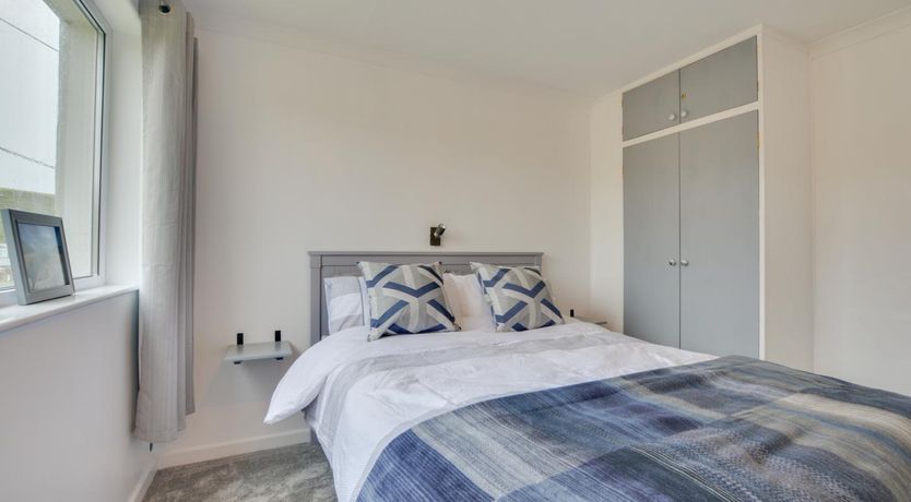 Photo of 2 Bed in Mawgan Porth