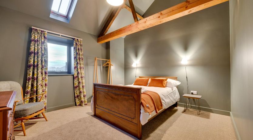 Photo of 7 Bed in Holme-on-Spalding-Moor