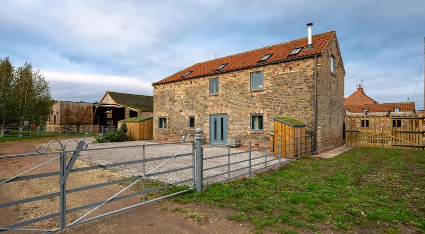 Photo of 7 Bed in Holme-on-Spalding-Moor