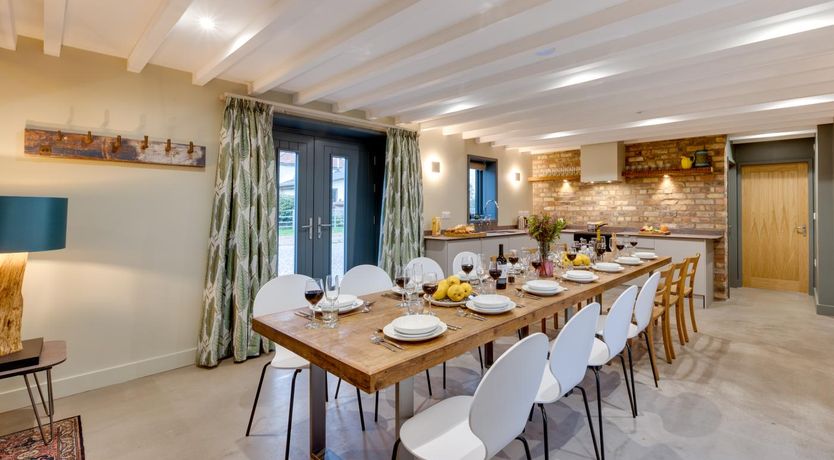 Photo of 7 Bed in Holme-on-Spalding-Moor