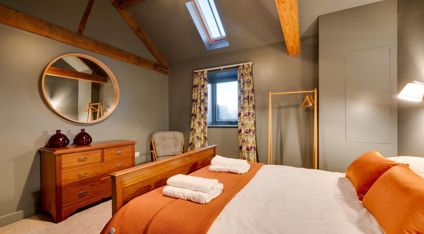 Photo of 7 Bed in Holme-on-Spalding-Moor