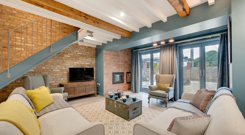 Photo of 7 Bed in Holme-on-Spalding-Moor