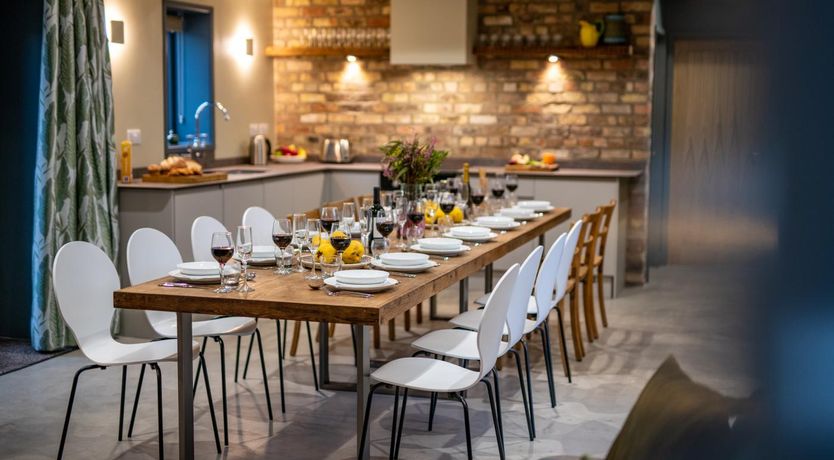 Photo of 7 Bed in Holme-on-Spalding-Moor