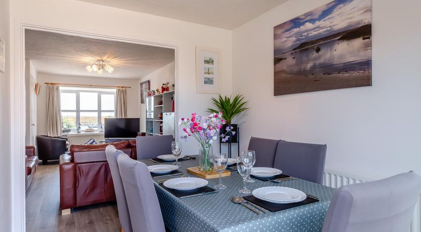 Photo of 3 Bed in Wyke Regis