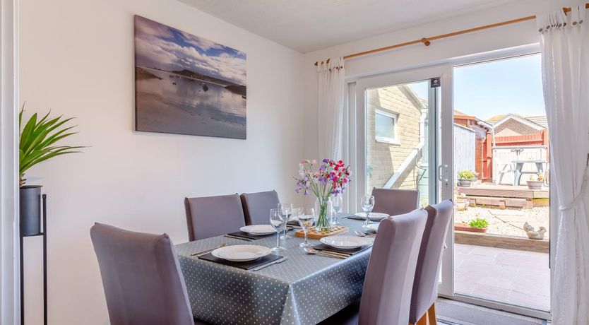 Photo of 3 Bed in Wyke Regis