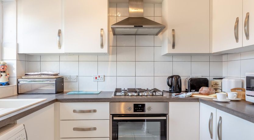 Photo of 3 Bed in Wyke Regis