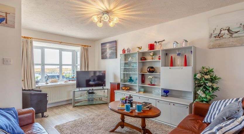 Photo of 3 Bed in Wyke Regis