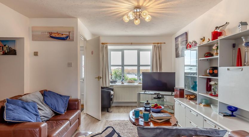 Photo of 3 Bed in Wyke Regis
