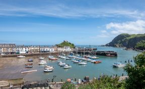 Photo of 5 Bed in Ilfracombe