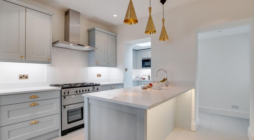 Photo of 5 Bed in Ilfracombe