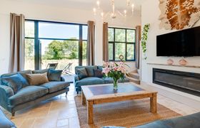 Photo of 5-bed-in-briston-3