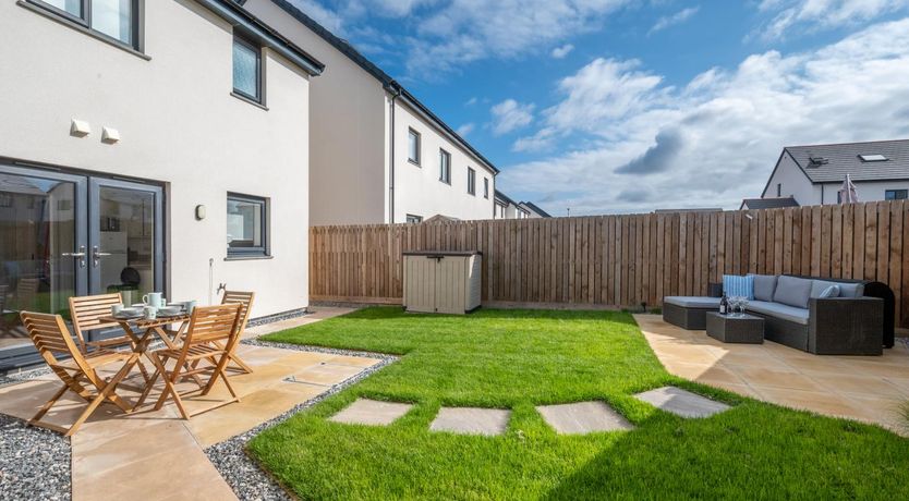 Photo of 2 Bed in St. Eval