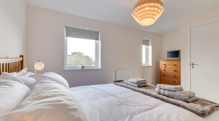 Photo of 2 Bed in St. Eval