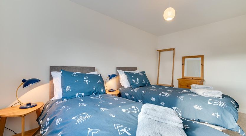 Photo of 2 Bed in St. Eval