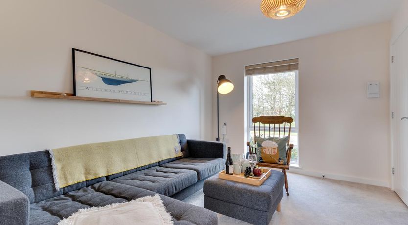 Photo of 2 Bed in St. Eval