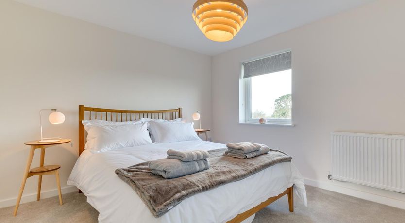 Photo of 2 Bed in St. Eval