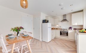 Photo of 2 Bed in St. Eval