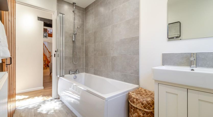 Photo of 2 Bed in Langham