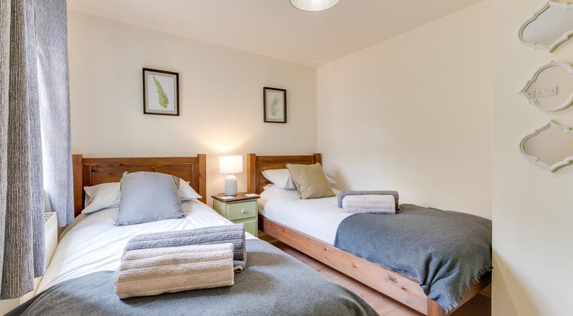 Photo of 3 Bed in Hope Valley