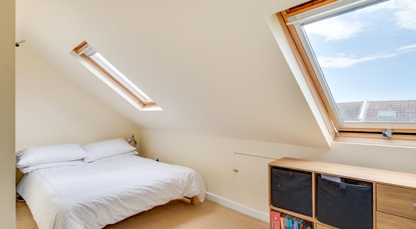 Photo of 3 Bed in Brighton