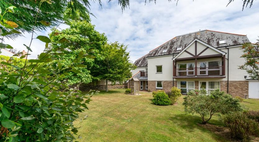 Photo of 2 Bed in Carlyon Bay