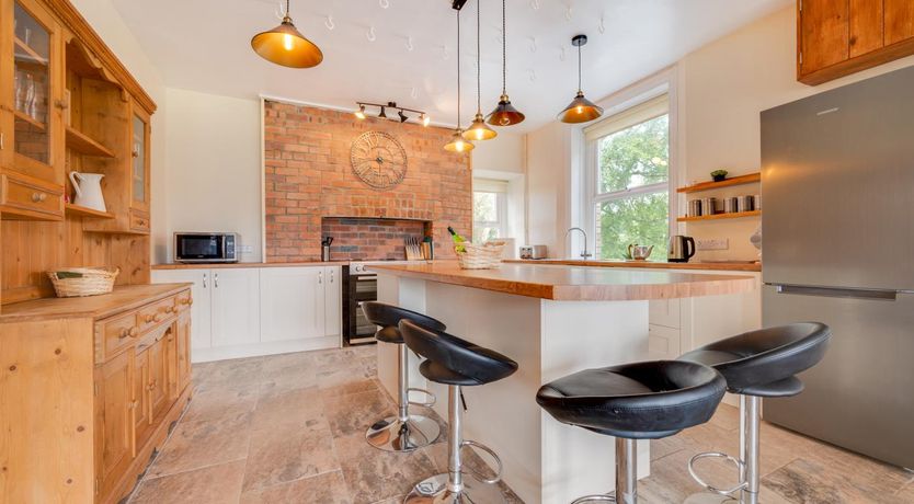 Photo of 5 Bed in Llandovery