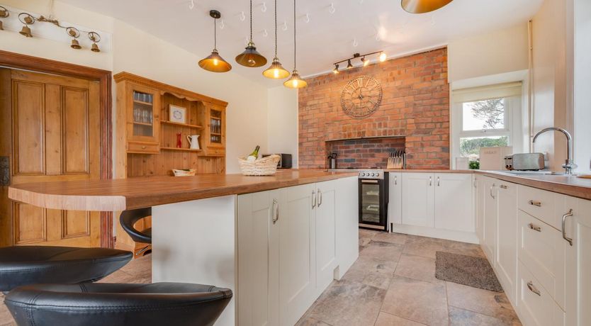 Photo of 5 Bed in Llandovery