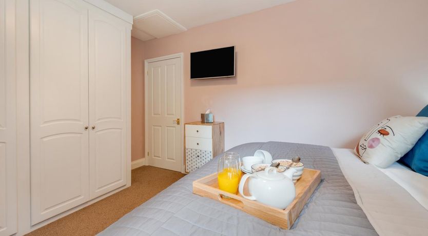 Photo of 2 Bed in Holt