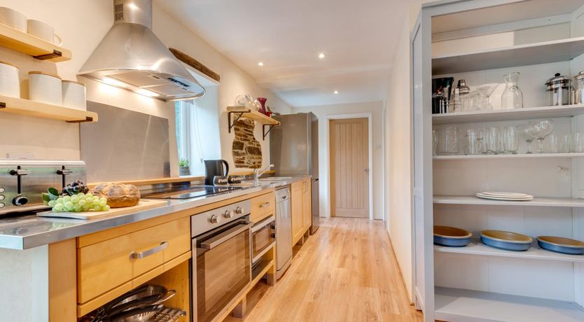 Photo of 4 Bed in Jacobstow