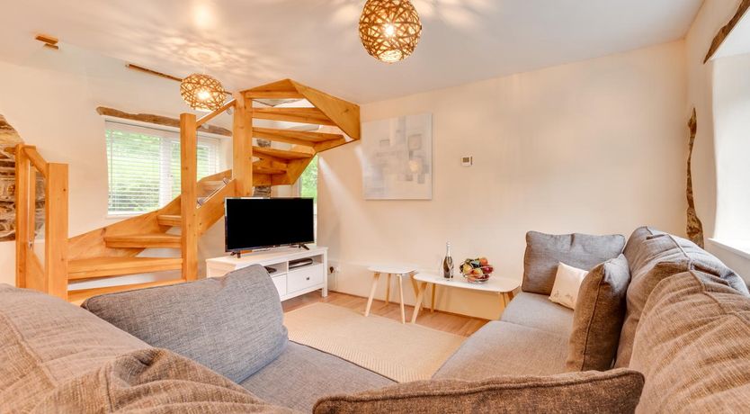 Photo of 4 Bed in Jacobstow