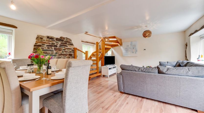 Photo of 4 Bed in Jacobstow