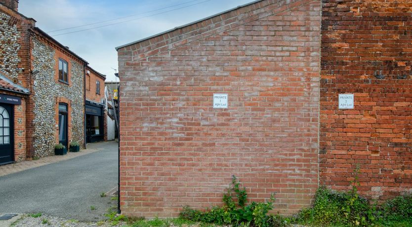 Photo of 2 Bed in Holt